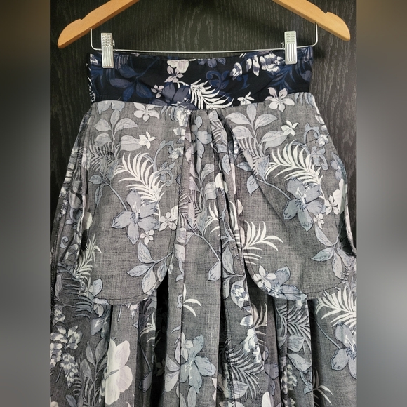 Banana Republic Blue and White A-Line Midi Skirt - Picture 15 of 16